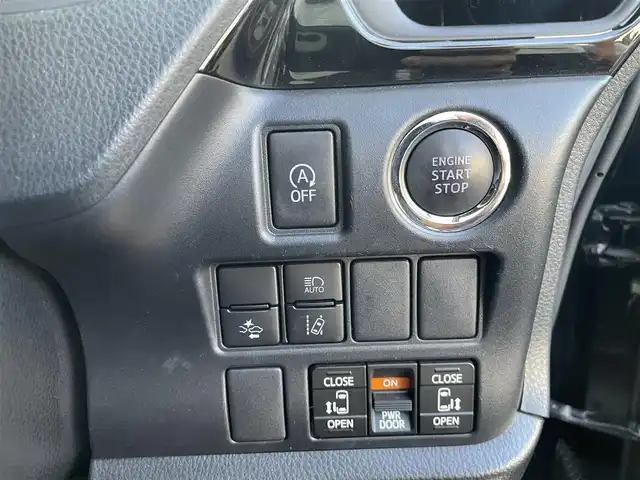 トヨタ ヴォクシー ZS 煌Ⅲ 埼玉県 2020(令2)年 5万km ブラック ・純正ナビ（AM/FM/CD/DVD/フルセグTV/BT/SD）/・ETC/・前後ドライブレコーダー/・両側パワースライドドア/・MTモード/・オートライト/・コーナーセンサー/・バックカメラ/・レーンアシスト/・衝突防止システム/・横滑り防止装置/・シートカバー/・スペアキー×1/・保証書/・取扱説明書
