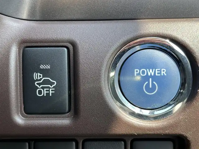 トヨタ エスクァイア ハイブリッド Gi プレミアムパッケージ 奈良県 2017(平29)年 6.8万km ブラック モデリスタエアロ/ALPINE11インチナビ（EX11Z）/（フルセグ/BT/CD/DVD)/ALPINE11インチフリップダウンモニター/クルーズコントロール/バックカメラ/プリクラッシュセーフティ/レーンキープアシスト/両側パワースライドドア/ハーフレザーシート/前席シートヒーター/ステアリングヒーター/後席サンシェード/前後ドライブレコーダー/ETC/純正15インチAW/保証書/取り扱い説明書