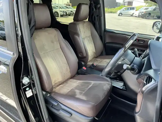 トヨタ エスクァイア ハイブリッド Gi プレミアムパッケージ 奈良県 2017(平29)年 6.8万km ブラック モデリスタエアロ/ALPINE11インチナビ（EX11Z）/（フルセグ/BT/CD/DVD)/ALPINE11インチフリップダウンモニター/クルーズコントロール/バックカメラ/プリクラッシュセーフティ/レーンキープアシスト/両側パワースライドドア/ハーフレザーシート/前席シートヒーター/ステアリングヒーター/後席サンシェード/前後ドライブレコーダー/ETC/純正15インチAW/保証書/取り扱い説明書