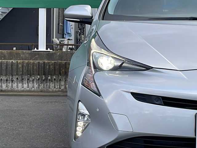 トヨタ プリウス A 茨城県 2019(平31)年 3.3万km シルバーM Toyota Safety Sense/純正SDナビ/Bluetooth接続/プリクラッシュセーフティ/ステアリング制御機能付レーンディパーチャーアラート/レーダークルーズコントロール/オートマチックハイビーム/インテリジェントパーキングアシスト/ビルトインETC/横滑り防止装置/ブラインドスポットモニター/LEDオートヘッドライト/フロントフォグライト/純正フロアマット/電格ミラー/スマートキー/コーナーセンサー/取扱説明書/保証書/記録簿