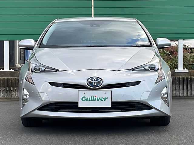 トヨタ プリウス A 茨城県 2019(平31)年 3.3万km シルバーM Toyota Safety Sense/純正SDナビ/Bluetooth接続/プリクラッシュセーフティ/ステアリング制御機能付レーンディパーチャーアラート/レーダークルーズコントロール/オートマチックハイビーム/インテリジェントパーキングアシスト/ビルトインETC/横滑り防止装置/ブラインドスポットモニター/LEDオートヘッドライト/フロントフォグライト/純正フロアマット/電格ミラー/スマートキー/コーナーセンサー/取扱説明書/保証書/記録簿