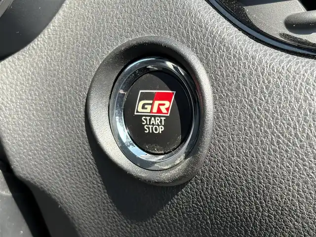 トヨタ Ｃ－ＨＲ S GRスポーツ 大分県 2020(令2)年 7.2万km ブラックマイカ ・ナビ(BT/Miracast)/・フルセグテレビ/・全方位カメラ/・プリクラッシュセーフティ/・レーンキープアシスト/・レーダークルーズコントロール/・ドライブレコーダー/・ETC/・ステアリングスイッチ/・ブレーキホールド/・オートハイビーム/・純正アルミホイール/・GRフロアマット