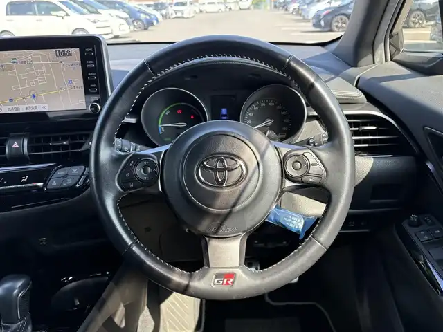 トヨタ Ｃ－ＨＲ S GRスポーツ 大分県 2020(令2)年 7.2万km ブラックマイカ ・ナビ(BT/Miracast)/・フルセグテレビ/・全方位カメラ/・プリクラッシュセーフティ/・レーンキープアシスト/・レーダークルーズコントロール/・ドライブレコーダー/・ETC/・ステアリングスイッチ/・ブレーキホールド/・オートハイビーム/・純正アルミホイール/・GRフロアマット