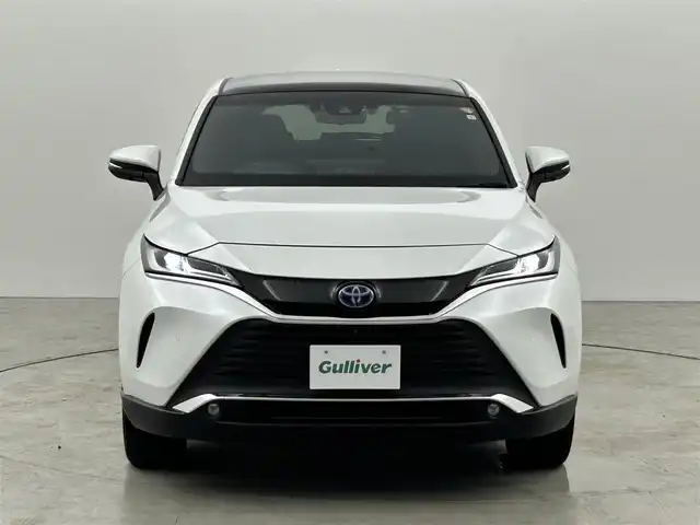 トヨタ ハリアー ハイブリッド Z レザーパッケージ 福岡県 2023(令5)年 1.6万km プラチナホワイトパールマイカ 調光パノラマルーフ　/純正１２．３型ＤＡナビ／フルセグTV　/全方位カメラ　/ＪＢＬプレミアムサウンド　/デジタルルームミラー　/ビルトインETC２．０　/前後ドライブレコーダー　/トヨタセーフティセンス　/レーダークルーズコントロール　/コーナーセンサー　/衝突軽減ブレーキ　/レーンキープ　/ブラインドスポットモニター　/アクセル踏み間違い防止　/ＭＴモード付ＡＴ　/ＨＵＤ　/シートメモリー付きパワーシート　/シートヒーター／ベンチレーション　/ステアリングヒーター　/ＬＥＤヘッドライト