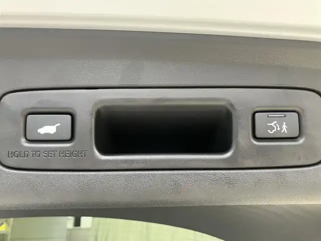 ホンダ ＺＲ－Ｖ ハイブリッド e:HEV Z 東京都 2022(令4)年 2.1万km プラチナホワイトパール ホンダセンシング/・衝突軽減ブレーキ/・ブラインドスポットモニター/・追従式クルーズコントロール/・先行車発進お知らせ機能/・誤発進抑制機能/・後方誤発進抑制機能/・渋滞追従機能付きアダクティブクルーズコントロール/BOSEサウンド/純正ナビ/（ラジオ/BT/USB/フルセグ）/全方位カメラ/ビルトインETC2.0/LEDヘッドライト/D/N席パワーシート/運転席シートメモリー/パドルシフト/オートブレーキホールド/置くだけ充電/スペアキー/保証書あり/取扱説明書あり（車両・ナビ）