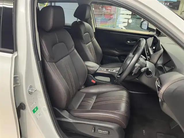 ホンダ ＺＲ－Ｖ ハイブリッド e:HEV Z 東京都 2022(令4)年 2.1万km プラチナホワイトパール ホンダセンシング/・衝突軽減ブレーキ/・ブラインドスポットモニター/・追従式クルーズコントロール/・先行車発進お知らせ機能/・誤発進抑制機能/・後方誤発進抑制機能/・渋滞追従機能付きアダクティブクルーズコントロール/BOSEサウンド/純正ナビ/（ラジオ/BT/USB/フルセグ）/全方位カメラ/ビルトインETC2.0/LEDヘッドライト/D/N席パワーシート/運転席シートメモリー/パドルシフト/オートブレーキホールド/置くだけ充電/スペアキー/保証書あり/取扱説明書あり（車両・ナビ）