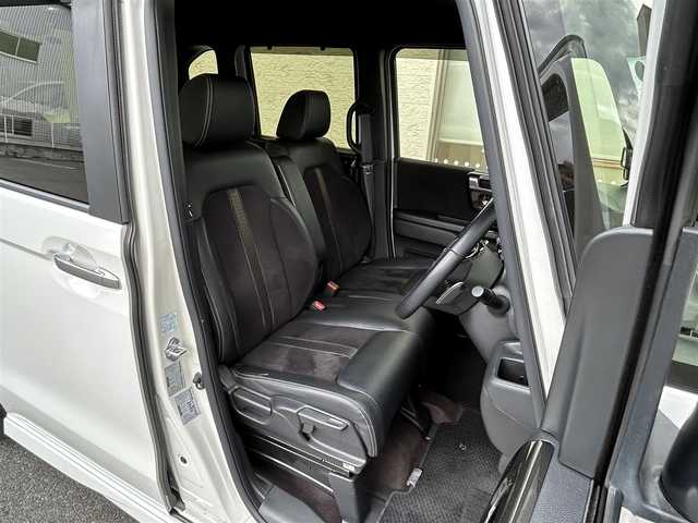 ホンダ Ｎ ＢＯＸ カスタム G L ホンダセンシング 大阪府 2019(令1)年 8.4万km プラチナホワイトパール 純正ＳＤナビ/（フルセグ／ＢＴ／ＣＤ／ＤＶＤ）/バックカメラ/衝突被害軽減システム/横滑り機能/レーンキープアシスト/両側パワースライドドア/ハーフレザーシート/シートヒーター/社外フロアマット/保証書/取扱説明書/ドラレコ/ETC