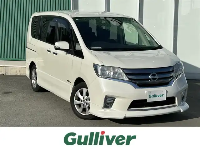 日産 セレナ 福岡県 2013(平25)年 7.9万km ブリリアントホワイトパール 純正ナビ/・フルセグTV/・FM/AM/・DISC/・Bluetooth/純正後席モニター/ETC/クルーズコントロール/プッシュスタート/スマートキー/ドアバイザー/純正フロアマット