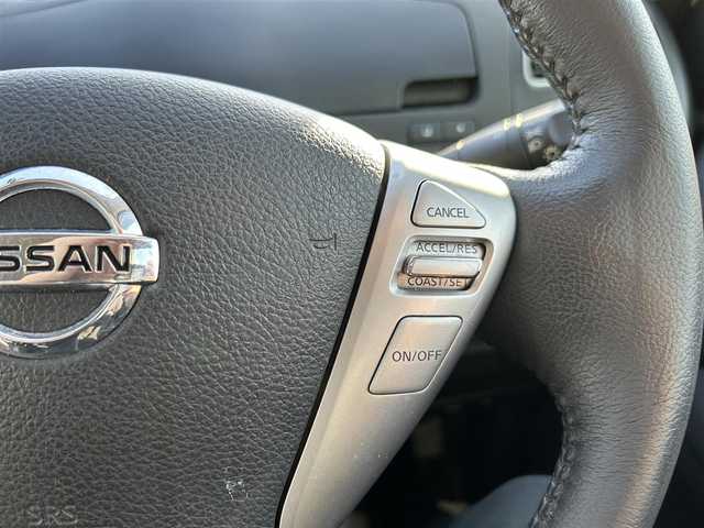 日産 セレナ 福岡県 2013(平25)年 7.9万km ブリリアントホワイトパール 純正ナビ/・フルセグTV/・FM/AM/・DISC/・Bluetooth/純正後席モニター/ETC/クルーズコントロール/プッシュスタート/スマートキー/ドアバイザー/純正フロアマット