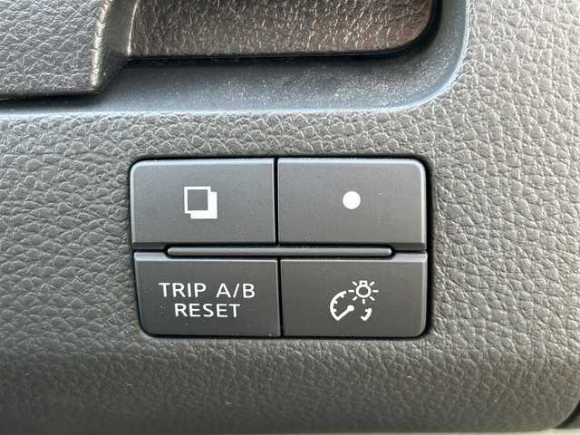 日産 セレナ 福岡県 2013(平25)年 7.9万km ブリリアントホワイトパール 純正ナビ/・フルセグTV/・FM/AM/・DISC/・Bluetooth/純正後席モニター/ETC/クルーズコントロール/プッシュスタート/スマートキー/ドアバイザー/純正フロアマット