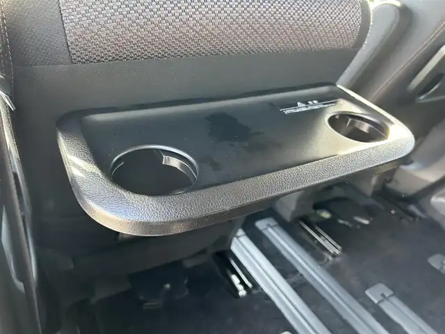 日産 セレナ 福岡県 2013(平25)年 7.9万km ブリリアントホワイトパール 純正ナビ/・フルセグTV/・FM/AM/・DISC/・Bluetooth/純正後席モニター/ETC/クルーズコントロール/プッシュスタート/スマートキー/ドアバイザー/純正フロアマット