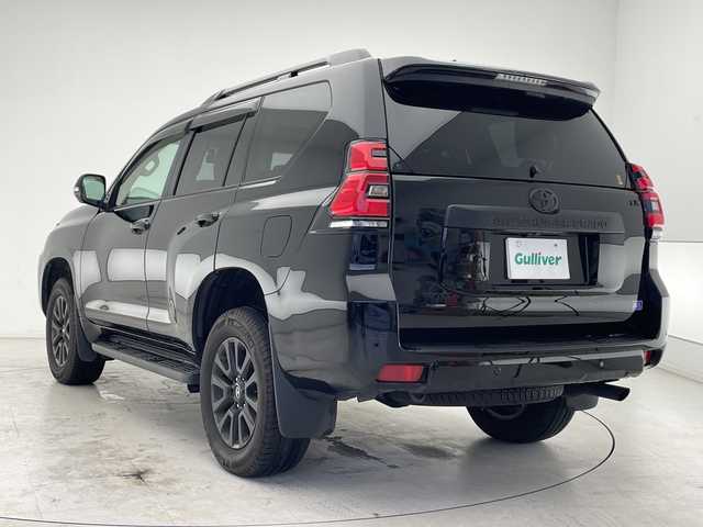 トヨタ ランドクルーザー プラド TX Lパッケージ マットブラED 千葉県 2023(令5)年 2.7万km ブラック Tコネクトナビ/　Bluetooth/Apple car play/Android Auto/サンルーフ/ルーフレール/トヨタセーフティセンス/レーダークルーズコントロール/レーンキープアシスト/衝突軽減ブレーキ/クリアランスソナー/アラウンドビューモニター/ブラインドスポットモニター/先行車発進警報/ロードサインアシスト/オートハイビーム/レザーシート/シートヒーター/エアーシート/パワーシート（前席）/7人乗り/前後ドラレコ/ビルトインETC2.0/LEDライト/フォグランプ/木目調ステアリング/フロアマット/ドアバイザー