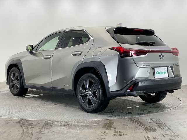 レクサス ＵＸ 250h バージョンC 栃木県 2020(令2)年 4万km ソニックチタニウム 純正メモリナビ/(CD/フルセグTV/Bluetooth/SD/AUX/USB)/バックカメラ/全方位カメラ/前後コーナーセンサー/レクサスセーフティシステム/ビルトインETC2.0/前後ドライブレコーダー/パワーシート/シートヒーター/メモリーシート/禁煙車/ステアリングヒーター/ブラインドスポットモニター/オートライト/LEDヘッドライト/パドルシフト/横滑り防止装置/フォグランプ/スマートキー/プッシュスタート/ステアリングスイッチ/革巻きステアリング/ウィンカーミラー/純正アルミホイール