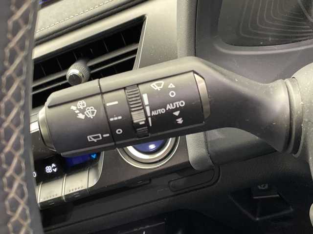 レクサス ＵＸ 250h バージョンC 栃木県 2020(令2)年 4万km ソニックチタニウム 純正メモリナビ/(CD/フルセグTV/Bluetooth/SD/AUX/USB)/バックカメラ/全方位カメラ/前後コーナーセンサー/レクサスセーフティシステム/ビルトインETC2.0/前後ドライブレコーダー/パワーシート/シートヒーター/メモリーシート/禁煙車/ステアリングヒーター/ブラインドスポットモニター/オートライト/LEDヘッドライト/パドルシフト/横滑り防止装置/フォグランプ/スマートキー/プッシュスタート/ステアリングスイッチ/革巻きステアリング/ウィンカーミラー/純正アルミホイール