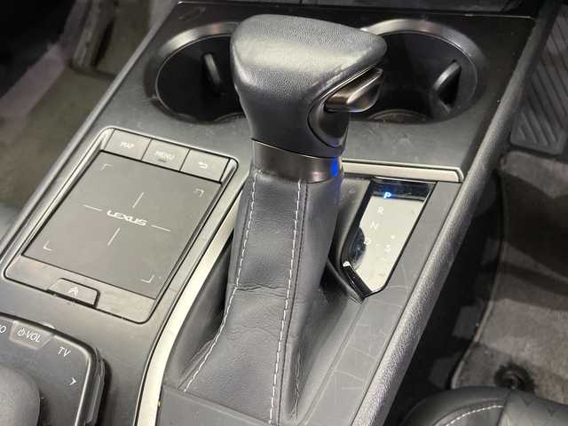 レクサス ＵＸ 250h バージョンC 栃木県 2020(令2)年 4万km ソニックチタニウム 純正メモリナビ/(CD/フルセグTV/Bluetooth/SD/AUX/USB)/バックカメラ/全方位カメラ/前後コーナーセンサー/レクサスセーフティシステム/ビルトインETC2.0/前後ドライブレコーダー/パワーシート/シートヒーター/メモリーシート/禁煙車/ステアリングヒーター/ブラインドスポットモニター/オートライト/LEDヘッドライト/パドルシフト/横滑り防止装置/フォグランプ/スマートキー/プッシュスタート/ステアリングスイッチ/革巻きステアリング/ウィンカーミラー/純正アルミホイール
