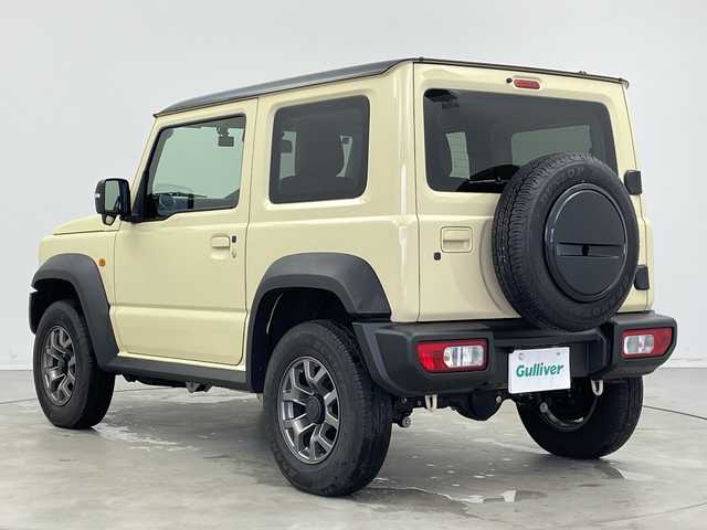スズキ ジムニー シエラ JC 新潟県 2023(令5)年 0.8万km シフォンアイボリーメタリックブラック2トーンルーフ 社外ディスプレイオーディオ/衝突軽減ブレーキ/車線逸脱警報/ETC/ドライブレコーダー/クルーズコントロール/シートヒーター/オートライト/オートハイビーム/LEDヘッドライト/ステアリングスイッチ/ミラーヒーター/電動格納ミラー/ウィンカーミラー/プッシュスタート/社外ラバーマット/横滑り防止機能/ダウンヒルアシスト/アイドリングストップ