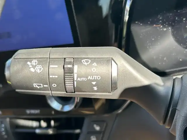 レクサス ＮＸ 350h バージョンL 和歌山県 2022(令4)年 4.4万km ソニッククォーツ パノラマルーフ/三眼ヘッドライト/純正ナビ/フルセグTV/デジタルインナーミラー/パノラミックビューモニター/プリクラッシュセーフティー/レーダークルーズコントロール/ブラインドスポットモニター/ヘッドアップディスプレイ/パワーシート/シートヒーター/シートエアベンチレーション/パワーバックドア/純正アルミホイール/純正フロアマット/オートライト/オートマチックハイビーム