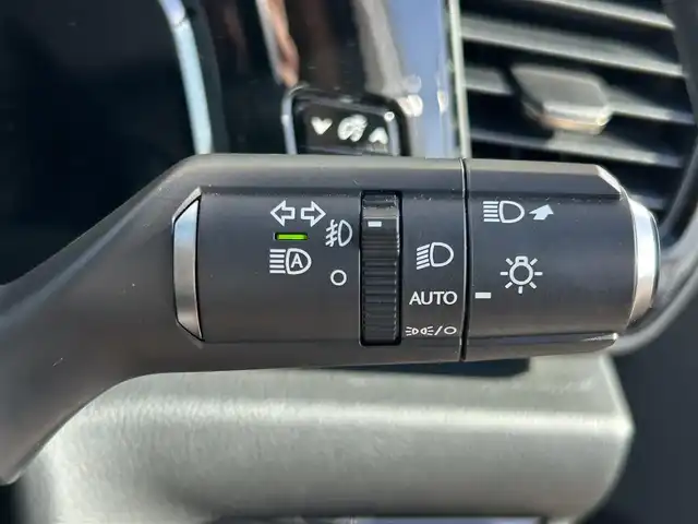 レクサス ＮＸ 350h バージョンL 和歌山県 2022(令4)年 4.4万km ソニッククォーツ パノラマルーフ/三眼ヘッドライト/純正ナビ/フルセグTV/デジタルインナーミラー/パノラミックビューモニター/プリクラッシュセーフティー/レーダークルーズコントロール/ブラインドスポットモニター/ヘッドアップディスプレイ/パワーシート/シートヒーター/シートエアベンチレーション/パワーバックドア/純正アルミホイール/純正フロアマット/オートライト/オートマチックハイビーム