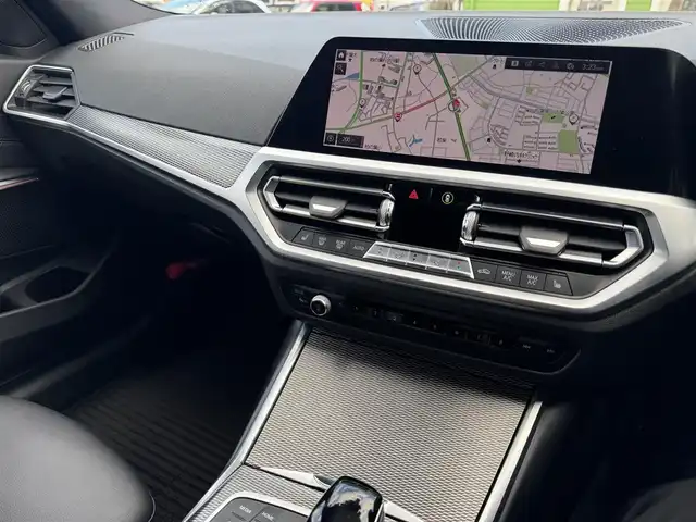 ＢＭＷ ３２０ｄ xDrive ツーリング Mスポーツ 千葉県 2020(令2)年 1.9万km アルピンホワイトⅢ インテリジェントセーフティー/レーダークルーズコントロール/レーンキープアシスト/ブライドスポットモニター/純正ナビ/Bluetooth/カープレイ/バックカメラ/前後ドライブレコーダー/ハーフレザーシート/D/N席シートヒーター/純正18インチAW/LEDライト/ETC/スマートキー