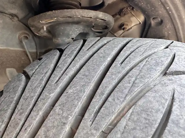 レクサス ＨＳ 250h バージョンS 宮城県 2010(平22)年 7.4万km パール セーフティセット/・前方ミリ波レーダー式プリクラッシュセーフティシステム/・レーダークルーズコントロール/ワイドビューフロントモニター/クリアランスソナー/＝＝＝/純正HDDナビ/・CD/DVD/・フルセグTV/・HDD音楽録音機能/バックカメラ/ETC/革巻きステアリング/ステアリングスイッチ/LEDヘッドライト/フォグランプ/オートライト/スマートキー＆プッシュスタート/電動格納ミラー/社外19インチAW/純正フロアマット/W/サイド/ニー/カーテンエアバッグ/取扱説明書/保証書