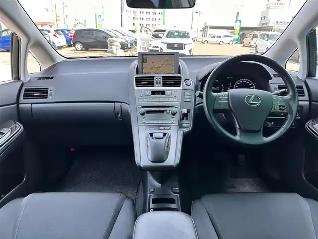 レクサス ＨＳ 250h バージョンS 宮城県 2010(平22)年 7.4万km パール セーフティセット/・前方ミリ波レーダー式プリクラッシュセーフティシステム/・レーダークルーズコントロール/ワイドビューフロントモニター/クリアランスソナー/＝＝＝/純正HDDナビ/・CD/DVD/・フルセグTV/・HDD音楽録音機能/バックカメラ/ETC/革巻きステアリング/ステアリングスイッチ/LEDヘッドライト/フォグランプ/オートライト/スマートキー＆プッシュスタート/電動格納ミラー/社外19インチAW/純正フロアマット/W/サイド/ニー/カーテンエアバッグ/取扱説明書/保証書