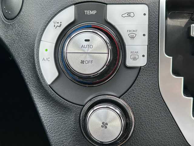 トヨタ シエンタ G 岩手県 2021(令3)年 2.8万km グレイッシュブルー 4WD/セーフティセンス/　　・プリクラッシュセーフティ/　　・緊急時操舵支援/　　・レーンディパーチャーアラート/　　・ロードサインアシスト/　　・ドライバー異常時対応システム/　　・プロアクティブドライビングアシスト/　　・先行車発進告知機能/社外HDDナビ/　　・CD/DVD/バックカメラ/両側パワースライドドア/LEDヘッドライト/シートヒーター/ステアリングスイッチ/USBポート/スマートキー/ETC