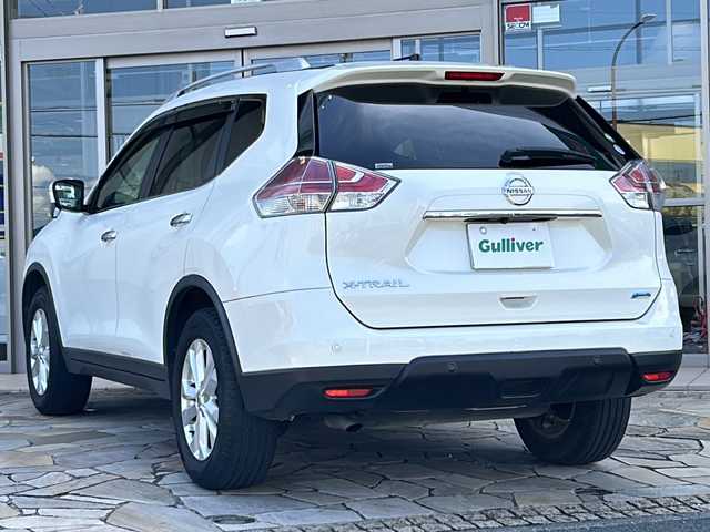 日産 エクストレイル 20X エマージェンシーブレーキ 静岡県 2016(平28)年 9.9万km ブリリアントホワイトパール 社外ナビ/・バックカメラ/・Bluetooth/・フルセグTV/・SD/・CD/DVD/主要装備/・プッシュスタート/・ETC車載器/・エマージェンシーブレーキ/・前後コーナーセンサー/・ルーフレール/・ダウンヒルアシスト/・フルフラットシート/・前席シートヒーター/・純正ＡＷ/・純正フロアマット/・スマートキー/・スペアキー