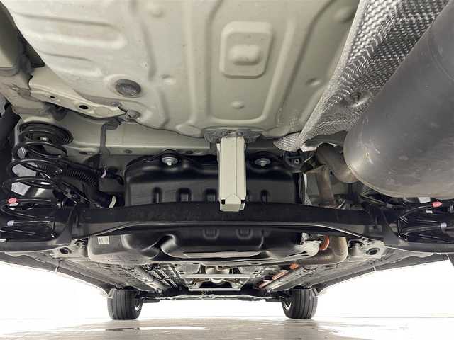 トヨタ カローラ クロス ハイブリッド Z 大分県 2022(令4)年 4万km プラチナホワイトパールマイカ モデリスタエアロ（フロント/サイド/リア）/純正ディスプレイオーディオ/地上デジタルTVチューナー/USB/BT/AM/FM/Apple Car Play/Android Auto/パノラミックビューモニター/パワーバックドア/Toyota Safety Sense/・レーダークルーズコントロール/・レーントレーシングアシスト/・オートハイビーム/・プリクラッシュセーフティ/・ロードサインアシスト/ブラインドスポットモニター/前後コーナーセンサー/クリアランスソナー/電動パーキングブレーキ（シフト連動）/D席パワーシート/前席シートヒーター/純正ドライブレコーダー：DRT-H68A/ルーフレール/4眼LEDヘッドライト/純正18インチアルミホイール/純正フロアマット/スペアキー/保証書・取扱説明書