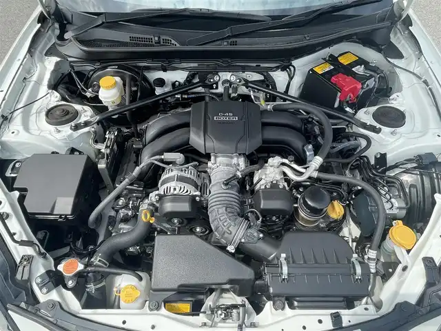 トヨタ ＧＲ８６ RZ 岐阜県 2022(令4)年 3.3万km クリスタルホワイトパール GROWダウンサス純サス車載/純正9型SDナビ（NSZT-Y68T）/（フルセグTV/CD/DVD/Bluetooth）/TVキャンセラー/純正SDナビ（NSZT-W68T）/（フルセグTV/CD/DVD/Bluetooth/AUX）/バックカメラ/ハーフレザーシート/前席シートヒーター/本革巻きステアリング/本革巻きシフトノブ/LEDヘッドライト/オートライト/スポーツアルミペダル/純正18インチAW/純正フロアマット/ABS/横滑り防止装置/後側方警戒支援システム/ステアリング連動ヘッドランプ/ダブル＋サイドエアバッグ