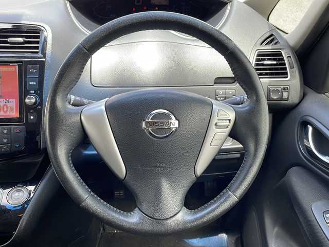 日産 セレナ ハイウェイスター Sハイブリッド 大阪府 2014(平26)年 12.3万km ダイヤモンドブラック 純正ナビ/バックカメラ/ETC/純正フリップダウンモニター/両側パワースライドドア/純正１６インチAW/ウインカーミラー/フォグランプ/純正マット/ドアバイザー/保証書/スマートキー