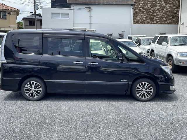 日産 セレナ ハイウェイスター Sハイブリッド 大阪府 2014(平26)年 12.3万km ダイヤモンドブラック 純正ナビ/バックカメラ/ETC/純正フリップダウンモニター/両側パワースライドドア/純正１６インチAW/ウインカーミラー/フォグランプ/純正マット/ドアバイザー/保証書/スマートキー