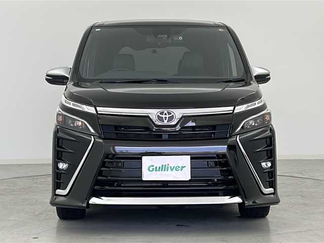 トヨタ ヴォクシー ZS 煌Ⅲ 宮城県 2020(令2)年 6.7万km イナズマスパーキングブラックガラスフレーク トヨタセーフティーセンス/・プリクラッシュセーフティー/・クルーズコントロール/・オートマチックハイビーム/・レーンディパーチャーアラート/社外9インチナビ（ALPINE）/・フルセグTV/・BT.CD/DVD.SD.USB/社外フリップダウンモニター（ALPINE）/バックカメラ/両側パワースライド/ステアリングスイッチ/社外AW/ビルトインETC/LEDヘッドライト/ドライブレコーダー（D/N)/スタッドレスタイヤ積込（純正AW）/プッシュスタート/スマートキー