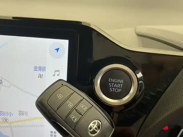 トヨタ ヴォクシー S－Z 栃木県 2022(令4)年 2.5万km ホワイトパールクリスタルシャイン 純正ナビ/（CD/DVD/Bluetooth/フルセグ）　/バックカメラ/前後コーナーセンサー　/ビルトインＥＴＣ２．０　/純正ドラレコ　/両側パワースライドドア　/禁煙車　/オートライト　/ＬＥＤヘッドライト　/横滑り防止装置　/スマートキー　/プッシュスタート　/純正アルミホイール/電動格納ミラー/ウインカーミラー/純正フロアマット