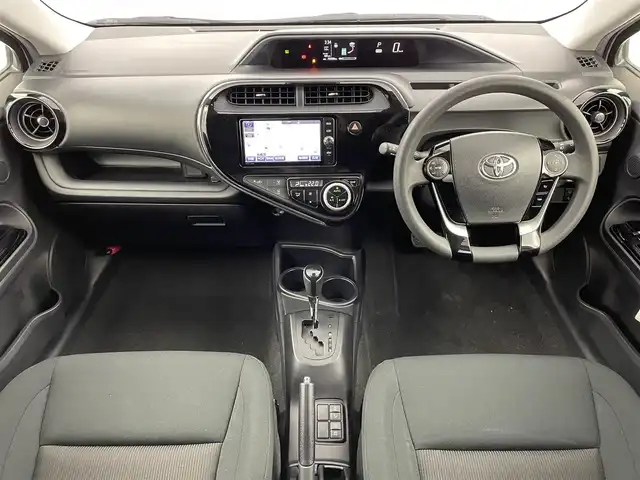 トヨタ アクア S スタイルブラック 大阪府 2018(平30)年 7万km ライムホワイトパールクリスタルシャイン トヨタセーフティセンス/純正SDナビ/　CD/DVD/BT/TV/バックカメラ/ETC/ステアリングスイッチ/オートライト/スマートキー/プッシュスタート/ドアバイザー/フォグランプ/ウインカーミラー/社外15インチアルミホイール/ドアバイザー/電動格納ミラー