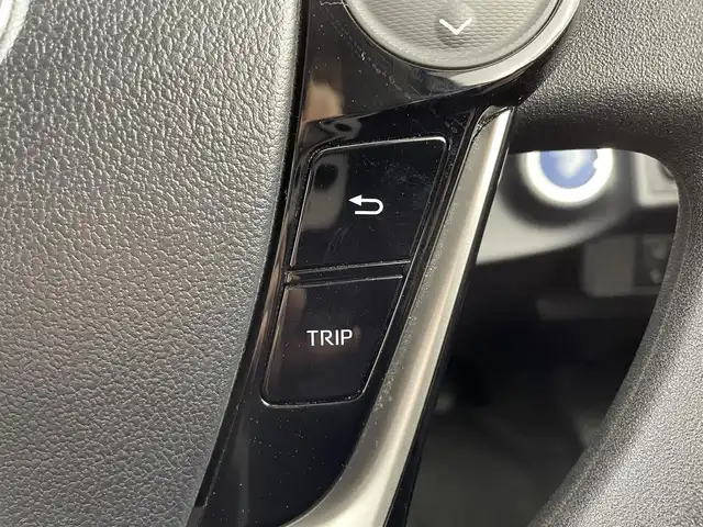 トヨタ アクア S スタイルブラック 大阪府 2018(平30)年 7万km ライムホワイトパールクリスタルシャイン トヨタセーフティセンス/純正SDナビ/　CD/DVD/BT/TV/バックカメラ/ETC/ステアリングスイッチ/オートライト/スマートキー/プッシュスタート/ドアバイザー/フォグランプ/ウインカーミラー/社外15インチアルミホイール/ドアバイザー/電動格納ミラー