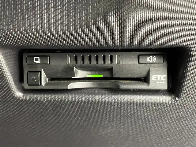 トヨタ アクア S スタイルブラック 大阪府 2018(平30)年 7万km ライムホワイトパールクリスタルシャイン トヨタセーフティセンス/純正SDナビ/　CD/DVD/BT/TV/バックカメラ/ETC/ステアリングスイッチ/オートライト/スマートキー/プッシュスタート/ドアバイザー/フォグランプ/ウインカーミラー/社外15インチアルミホイール/ドアバイザー/電動格納ミラー