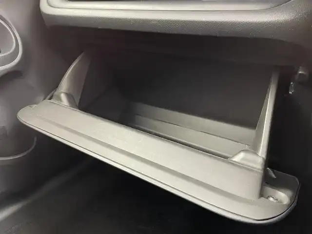 トヨタ アクア S スタイルブラック 大阪府 2018(平30)年 7万km ライムホワイトパールクリスタルシャイン トヨタセーフティセンス/純正SDナビ/　CD/DVD/BT/TV/バックカメラ/ETC/ステアリングスイッチ/オートライト/スマートキー/プッシュスタート/ドアバイザー/フォグランプ/ウインカーミラー/社外15インチアルミホイール/ドアバイザー/電動格納ミラー