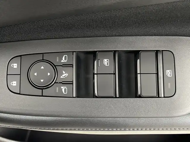 日産 ノート X FOUR 新潟県 2023(令5)年 1.5万km ピュアホワイトパール 4WD/ディスプレイオーディオ/　USB/Bluetooth/前席シートヒーター/ステアリングヒーター/LEDヘッドライト/オートライト/フォグランプ/革巻きステアリング/プッシュスタート/電動格納式ミラー/オートエアコン