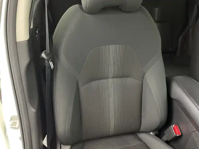 日産 ノート X FOUR 新潟県 2023(令5)年 1.5万km ピュアホワイトパール 4WD/ディスプレイオーディオ/　USB/Bluetooth/前席シートヒーター/ステアリングヒーター/LEDヘッドライト/オートライト/フォグランプ/革巻きステアリング/プッシュスタート/電動格納式ミラー/オートエアコン