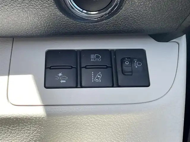 トヨタ シエンタ G 滋賀県 2018(平30)年 2.6万km コバルトブルーメタリック 禁煙車/純正ナビ(AM/FM/CD/フルセグ/Bluetooth)/ＥＴＣ/両側電動/クルーズコントロール/オートハイビーム/前後クリアランスソナー/アイドリングストップ/レーンキープアシスト/横滑り防止装置/衝突軽減システム/純正フロアマット/プッシュスタート/スマートキー×2