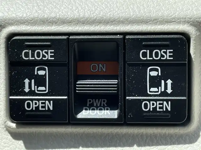 トヨタ シエンタ G 滋賀県 2018(平30)年 2.6万km コバルトブルーメタリック 禁煙車/純正ナビ(AM/FM/CD/フルセグ/Bluetooth)/ＥＴＣ/両側電動/クルーズコントロール/オートハイビーム/前後クリアランスソナー/アイドリングストップ/レーンキープアシスト/横滑り防止装置/衝突軽減システム/純正フロアマット/プッシュスタート/スマートキー×2