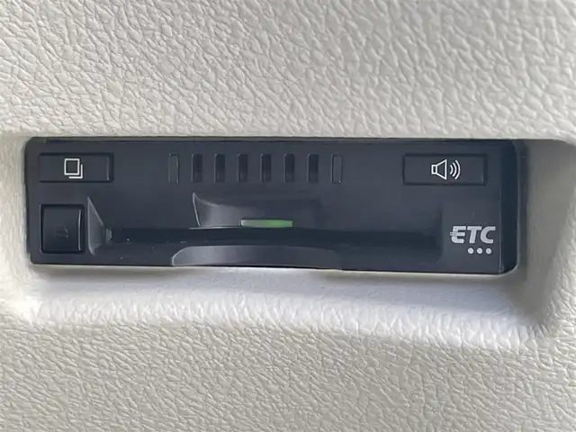 トヨタ シエンタ G 滋賀県 2018(平30)年 2.6万km コバルトブルーメタリック 禁煙車/純正ナビ(AM/FM/CD/フルセグ/Bluetooth)/ＥＴＣ/両側電動/クルーズコントロール/オートハイビーム/前後クリアランスソナー/アイドリングストップ/レーンキープアシスト/横滑り防止装置/衝突軽減システム/純正フロアマット/プッシュスタート/スマートキー×2