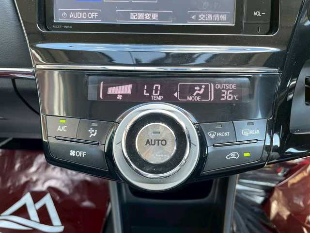 トヨタ プリウス α S ツーリングセレクション G’s 岩手県 2015(平27)年 8.9万km アティチュードブラックマイカ 純正SDナビ/（フルセグTV/CD/DVD/Bluetooth）/バックカメラ/ステアリングリモコン/社外レーダー/ドライブレコーダー/LEDデイライト/LEDヘッドライト/ビルドインETC/G’s専用純正アルミホイール