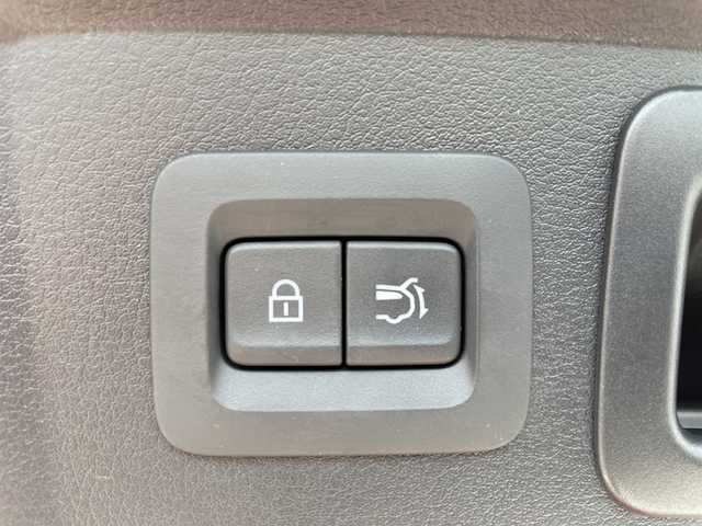 マツダ ＣＸ－６０ XD エクスクルーシブモード 神奈川県 2023(令5)年 0.7万km ソウルレッドクリスタルM 純正ＳＤナビ　Bluetooth/appleCarPlay/AndroidAuto/全方位カメラ/サンルーフ/フルセグＴＶ/電動リアゲート/純正ドライブレコーダー/ワイヤレス充電/追従走行付きクルーズコントロール/前席パワーシート/前席シートヒーター/前席エアシート/１００Ｖ/１５０Ｖコンセント/タイプＣコネクタ/ステアリングヒーター/クリアランスソナー/ブラインドスポットモニター/ダウンヒルアシストコントロール/衝突被害軽減システム/トラクションコントロールシステム/純正アルミホイール/純正フロアマット