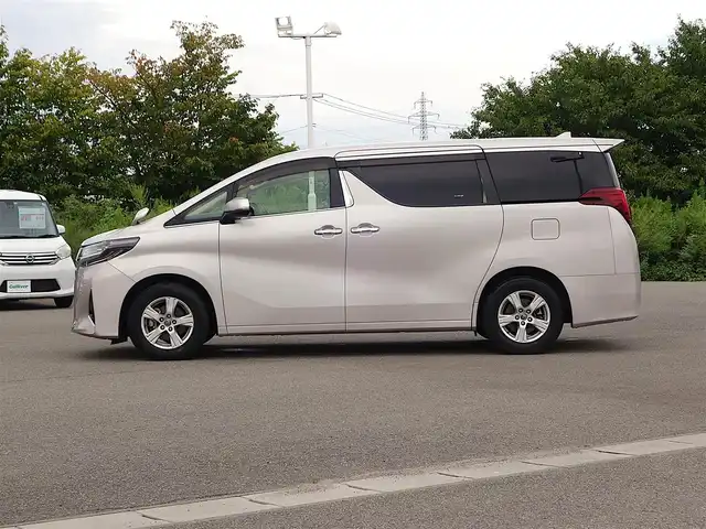 トヨタ アルファード X 山形県 2018(平30)年 9万km スティールブロンドM 純正フリップダウンモニター (V12T-R66C)/純正SDナビ/　　【CD DVD BT フルセグ MSV】/バックカメラ/両側パワースライドドア/レーダークルーズコントロール/LEDオートヘッドライト/純正16インチアルミホイール/コーナーセンサー/ステアリングスイッチ/MTモード付AT/電動格納ウィンカーミラー/フォグランプ/スマートキー×2/ETC