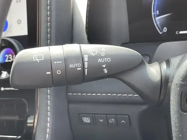 トヨタ アルファード Z 滋賀県 2025(令7)年 0.3万km プラチナホワイトパールマイカ 純正１４インチナビ/(USB/Bluetooth/HDMI/Miracast/フルセグTV)/左右独立ムーンルーフ/パノラミックビューモニター/ETC/デジタルインナーミラー/レーダークルーズコントロール/ブラインドスポットモニター/ワイヤレス充電/前後ドライブレコーダー/両側パワースライドドア/パワーバックドア/ステアリングヒーター/パワーシート/シートメモリー/シートヒーター/シートベンチレーション/ヘッドアップディスプレイ/LEDヘッドライト