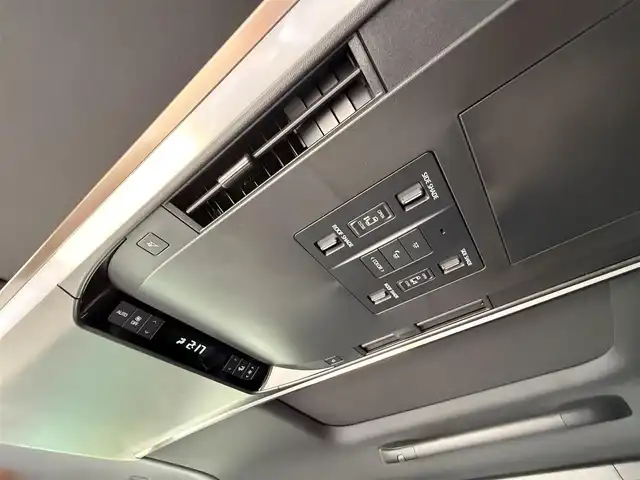 トヨタ アルファードハイブリット Z 香川県 2023(令5)年 2.8万km プラチナホワイトパールマイカ 純正メモリナビ/(フルセグ/Bluetooth/USB)/トヨタセーフティセンス/・アラウンドビューモニター/・レーダークルーズコントロール/・オートマチックハイビーム/・プリクラッシュセーフティ/・レートレーシングアシスト/・VSC/・BSM/左右独立ムーンルーフ/両側パワースライドドア/黒革シート/前席パワーシート/前席シートヒーター/オットマン/電動格納サードシート/電動リアゲート/置くだけ充電/LEDヘッドライト/前後コーナーセンサー/純正18インチアルミ