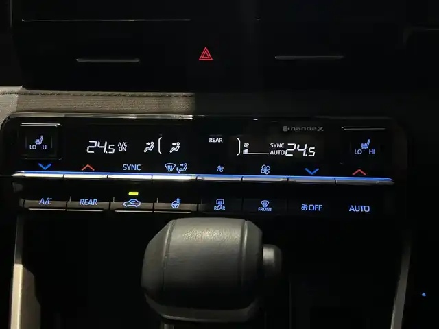 トヨタ ヴォクシー ハイブリッド S－Z 大阪府 2024(令6)年 2.5万km アティチュードブラックマイカ 快適利便パッケージ 純正10.5incナビTV バックカメラ フリップダウンモニター ハーフレザー シート＆ハンドルヒーター オットマン 電動リアゲート レーダーC 衝突軽減ブレーキ レーンアシスト 前後ドライブレコーダー