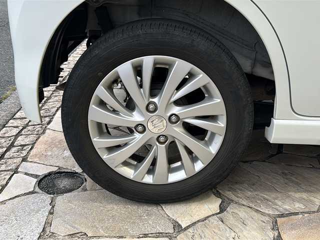 スズキ ワゴンＲ スティングレー X 石川県 2014(平26)年 6.5万km クリスタルホワイトP 純正SDナビ/・Bluetooth/・AM/・FM/・ワンセグTV/・USB/・HDMI/・iPod/・video/プリクラッシュ/・バックカメラ/・フロントグリルイルミネーション/・LEDヘッドライト/・フォグランプ/・オートライト/・純正アルミホイール/・純正フロアマット/・ステアリングリモコン/・シートヒーター/・スマートキー/・プッシュスタート/・ETC/・ドアバイザー