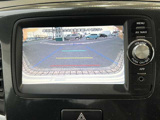 スズキ ワゴンＲ スティングレー X 石川県 2014(平26)年 6.5万km クリスタルホワイトP 純正SDナビ/・Bluetooth/・AM/・FM/・ワンセグTV/・USB/・HDMI/・iPod/・video/プリクラッシュ/・バックカメラ/・フロントグリルイルミネーション/・LEDヘッドライト/・フォグランプ/・オートライト/・純正アルミホイール/・純正フロアマット/・ステアリングリモコン/・シートヒーター/・スマートキー/・プッシュスタート/・ETC/・ドアバイザー